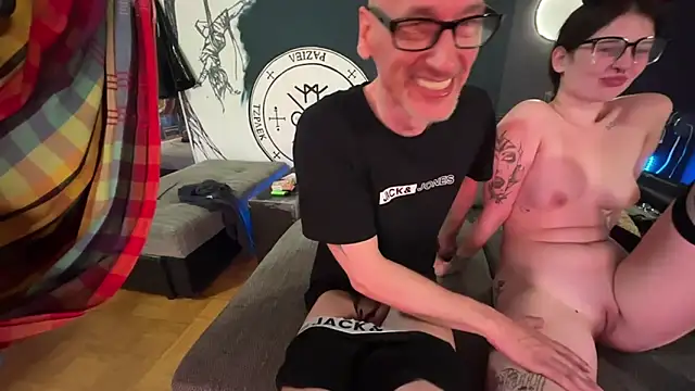 Bloody_Diamond live sex cam