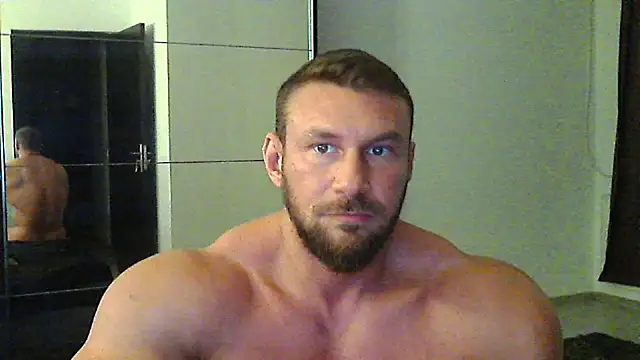 muscularkevin live sex cam