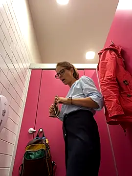 NataKitten live sex cam