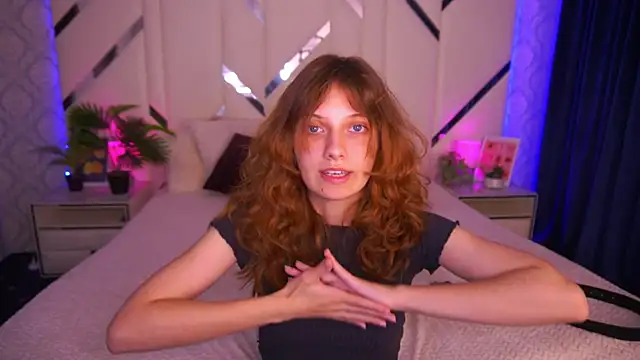 CuteeFoxy live sex cam