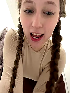 FroggyAnna live sex cam