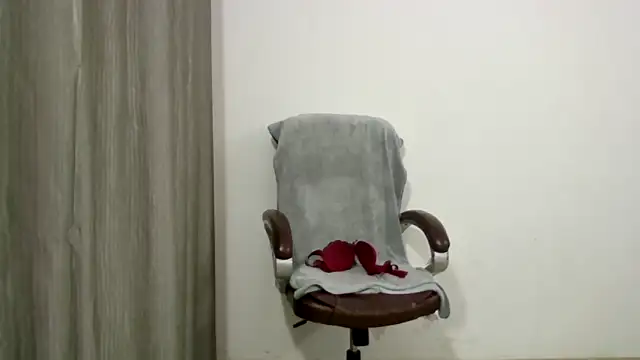 Queenhimanshi live sex cam