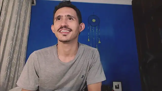 HomeAloneK live sex cam