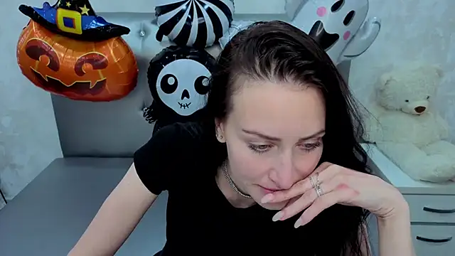 Michellee_Adamss's web cam