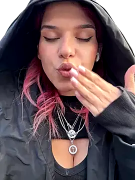 RiriRoseey live sex cam