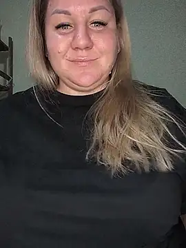 AnnaCurvy live sex cam