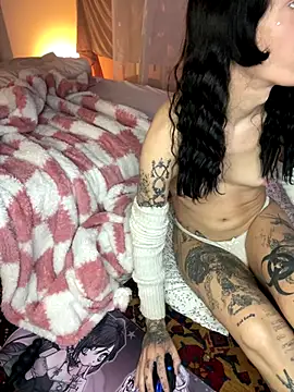 giuli_zerozero's Stripchat show and profile
