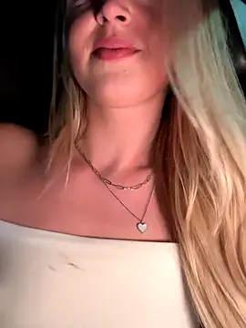 emilypeperoni live sex cam