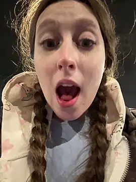 FroggyAnna live sex cam