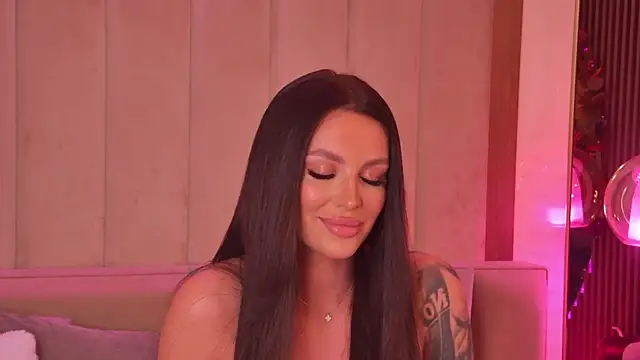 OliviaNoirr's cam snapshot