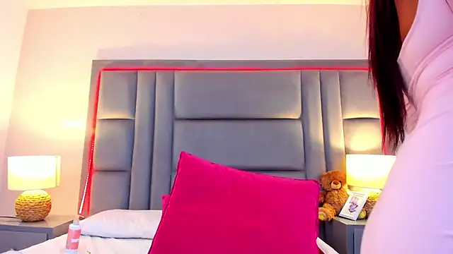 GabyMoreau's cam snapshot