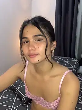 AngelHille live sex cam