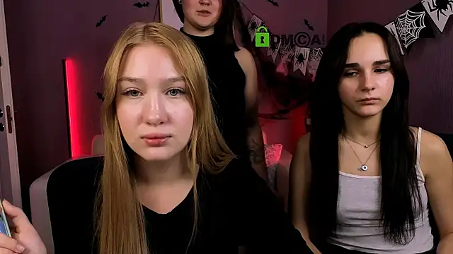 playful_sophie's cam snapshot