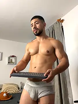 Ezzio_Scolaro live sex cam