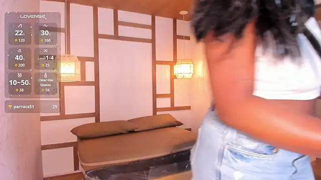 Viana_dior's cam snapshot