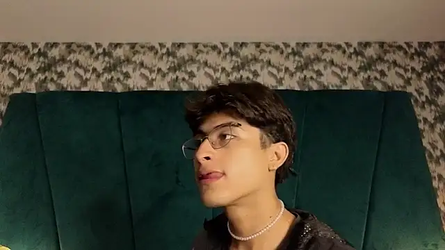 Aaron_Eze's cam snapshot