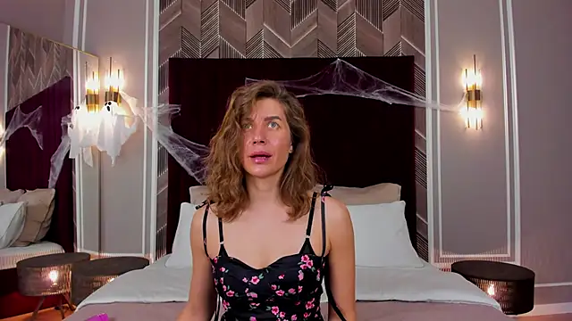 VikkiStorm's cam snapshot