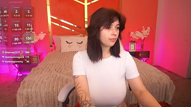 Miki_Kivi live sex cam