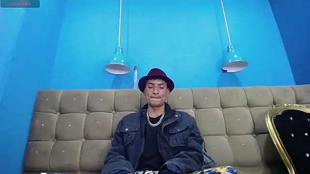 SavageLover_'s cam snapshot