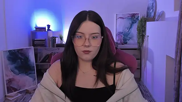 CoralineKeyns's cam snapshot