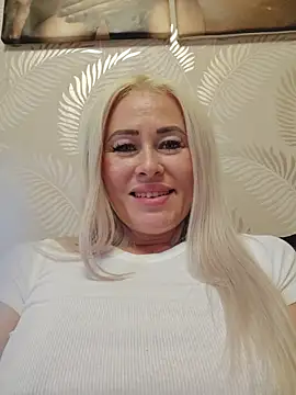 MILFBARBY live sex cam