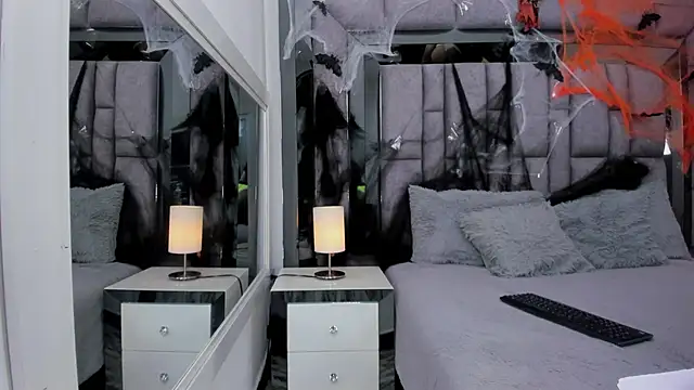 EMMAHILL1's cam snapshot