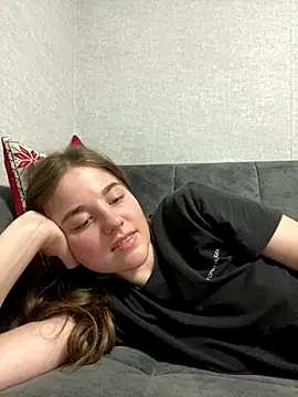 Lady_woman's cam snapshot