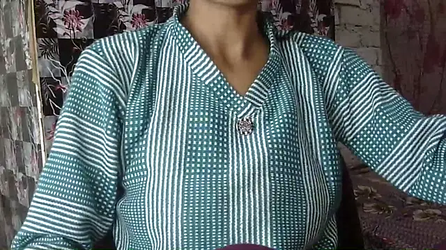 Sexy_Heena69's cam snapshot