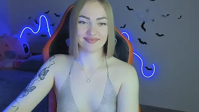 LaraKrein_lk's cam snapshot