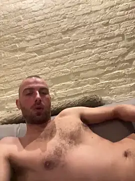 Rotteei1 live sex cam