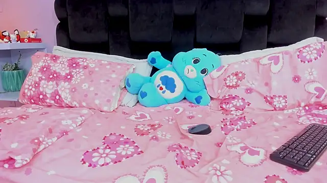 KendallWings's cam snapshot