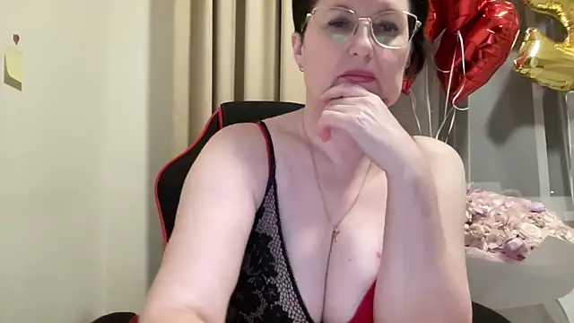 _HotMilfPussy_'s cam snapshot