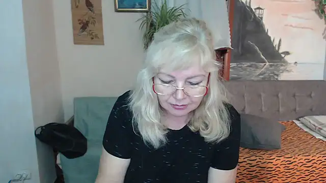 EvelynLoveShy's cam snapshot