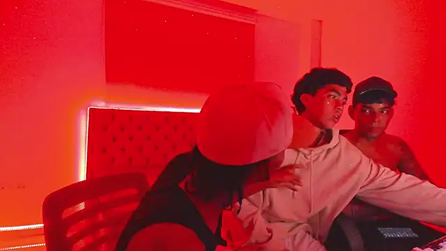 skinny_tatto01's cam snapshot