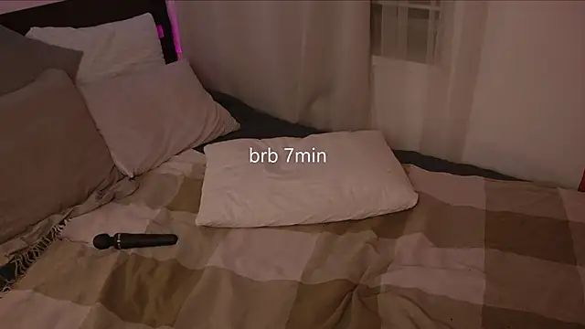 Freckle_Diyana live sex cam