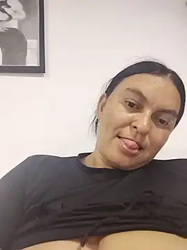 Horny-Mommy-Dirty live sex cam