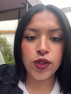 NoahPink_'s cam snapshot