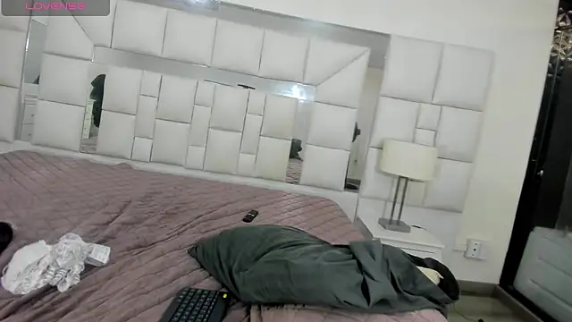 Dangerous_couple_'s cam snapshot