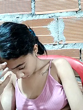 Zoe_Sweett18 live sex cam