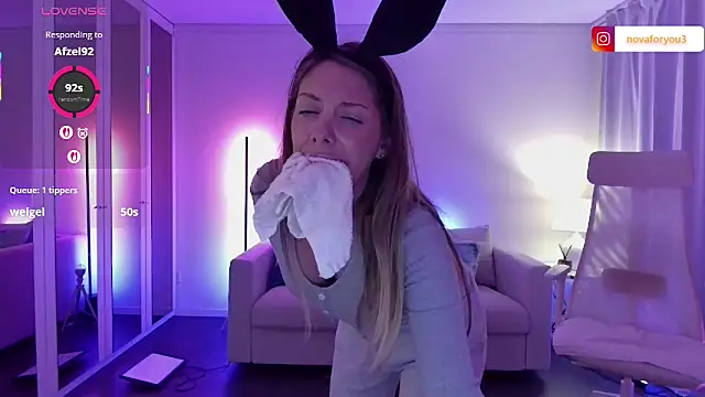 Nova-Lee live sex cam