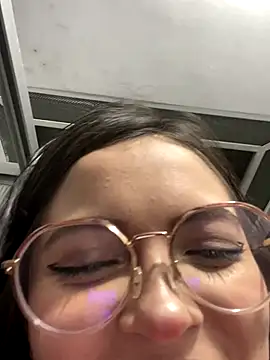 KyliePink_'s cam snapshot