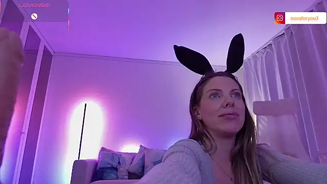 Nova-Lee live sex cam