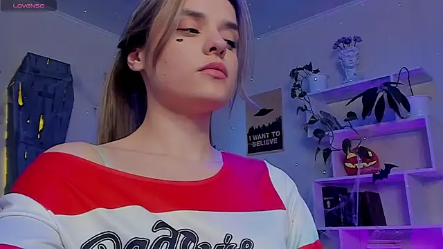 CharmingVixen's cam snapshot