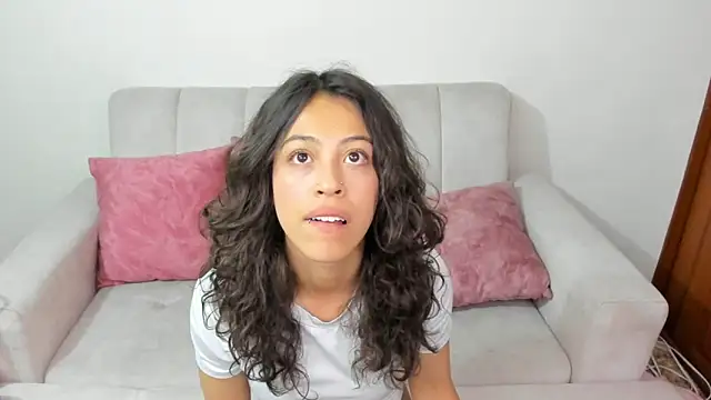 emily_jonessxx's cam snapshot