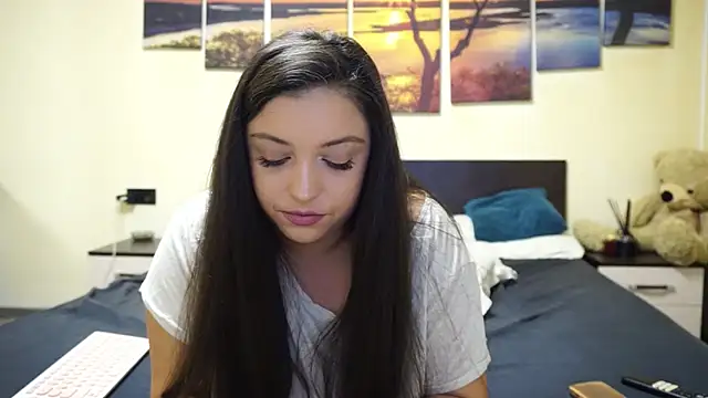 adelline's cam snapshot