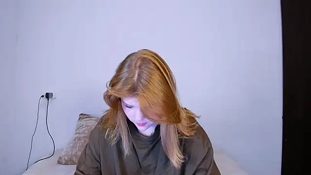 LaseyMoon's cam snapshot