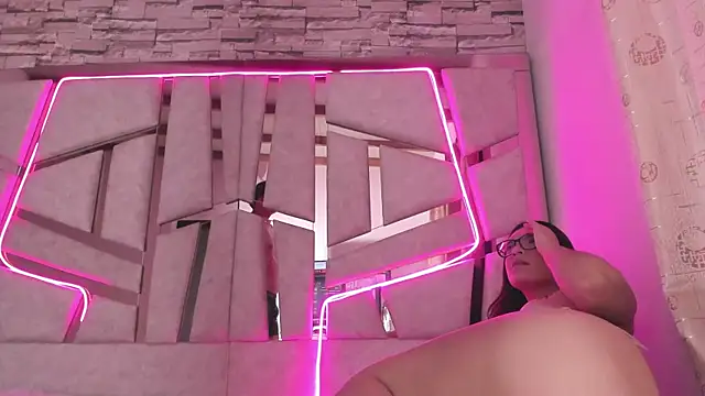 mia_and_austin live sex cam