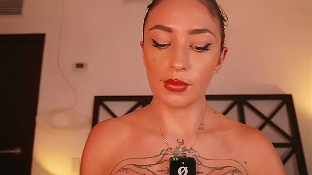 LunaMystyque's cam snapshot