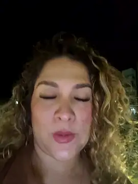 Sara_smiiith211's cam snapshot