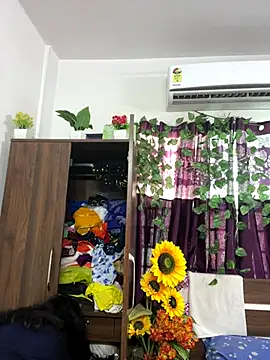 V-Hot-Sweti live sex cam